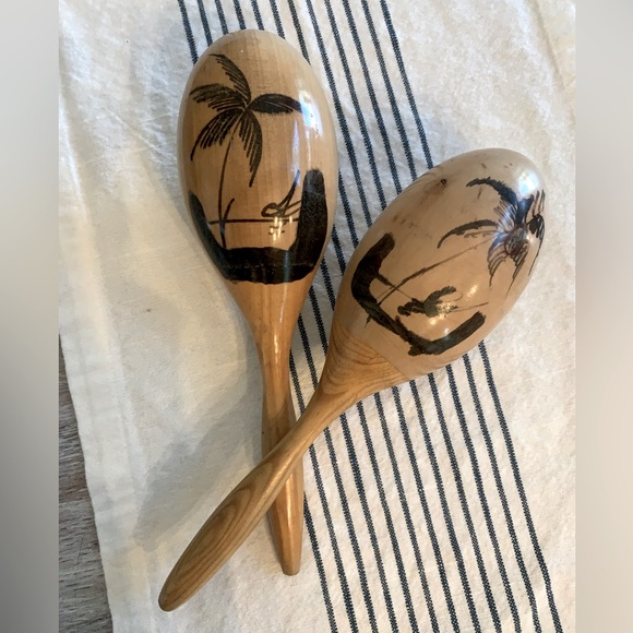 Other - 🎼 Two Wooden Maracas